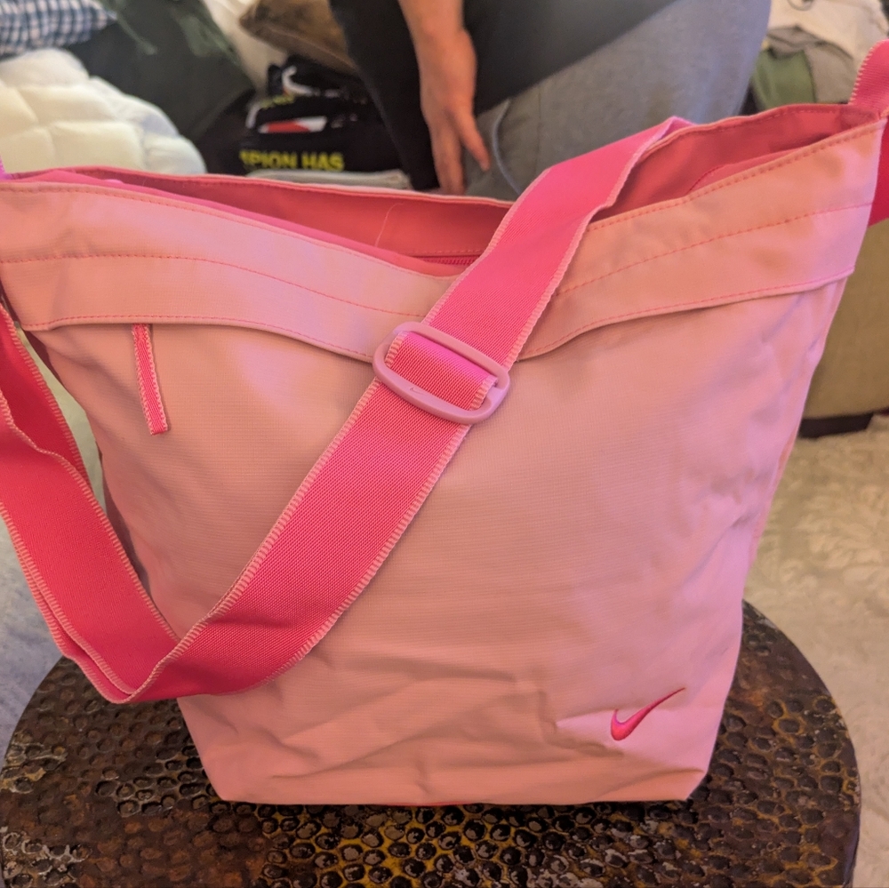 Women's Nike Pink 🩷 Purse /Bag